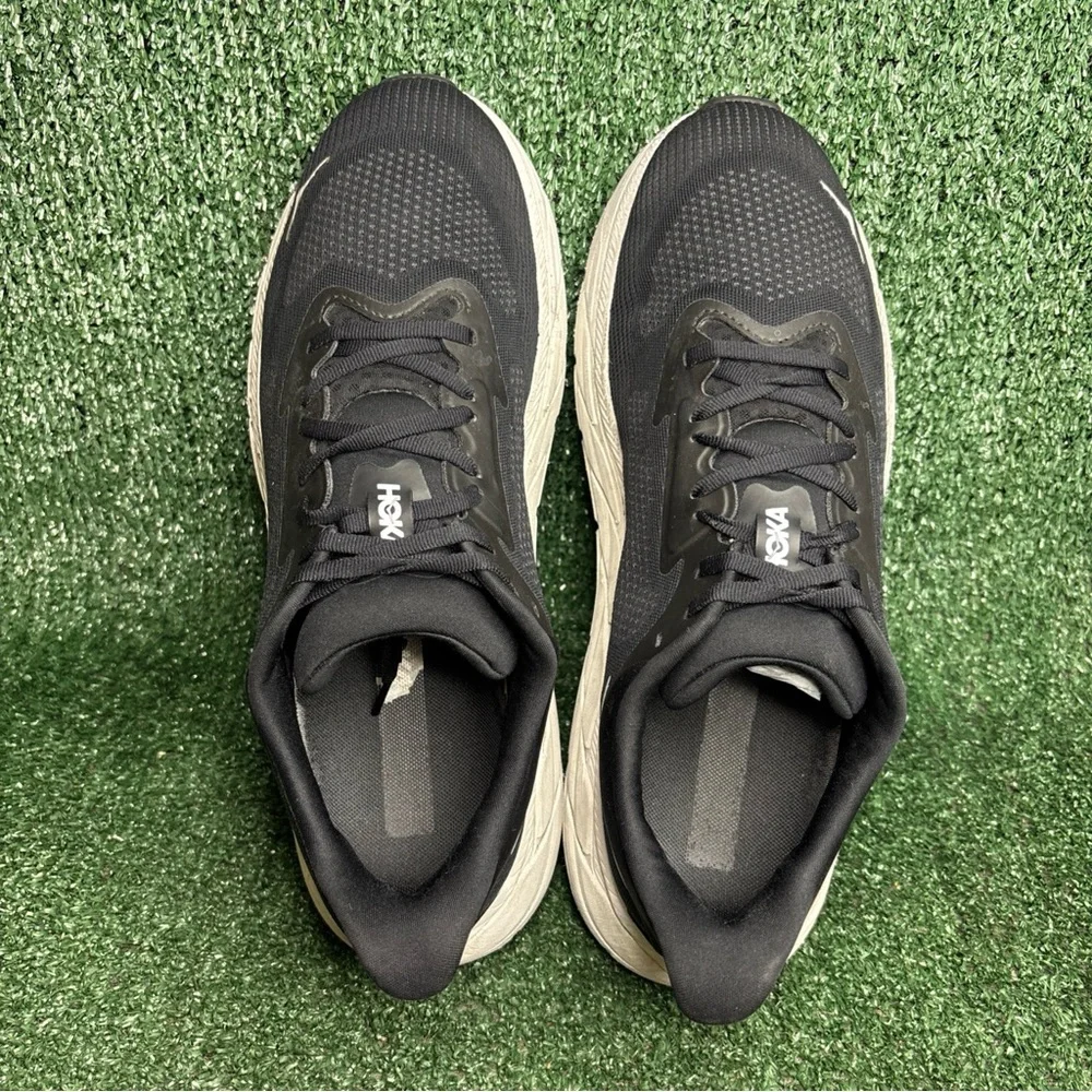 Men's 11.5 2E (WIDE) Hoka Men's Arahi‎ 7 Black White Shoes Sneakers 1147870-BWHT